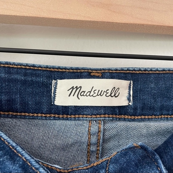 Madewell 9” Button Front Mid-Rise Skinny Jeans - Picture 8 of 9